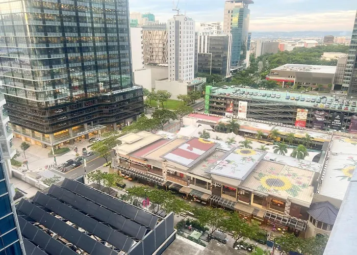 Luxury Bgc Across Mitsukoshi #upt112b * Manila